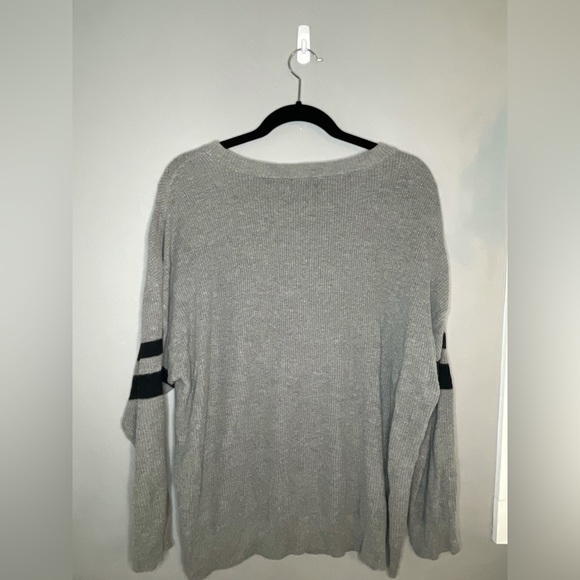 American Eagle Knit, Oversized Sweater - Grey & Black - XLarge - Picture 2 of 4